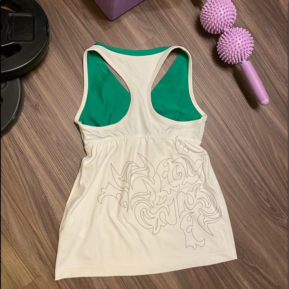 Women’s Nike Activewear Fitness Tank Top - XS - Picture 2 of 3